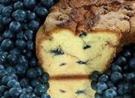 Small- 8 in.- 1.75 lbs New England Blueberry Coffee Cake
